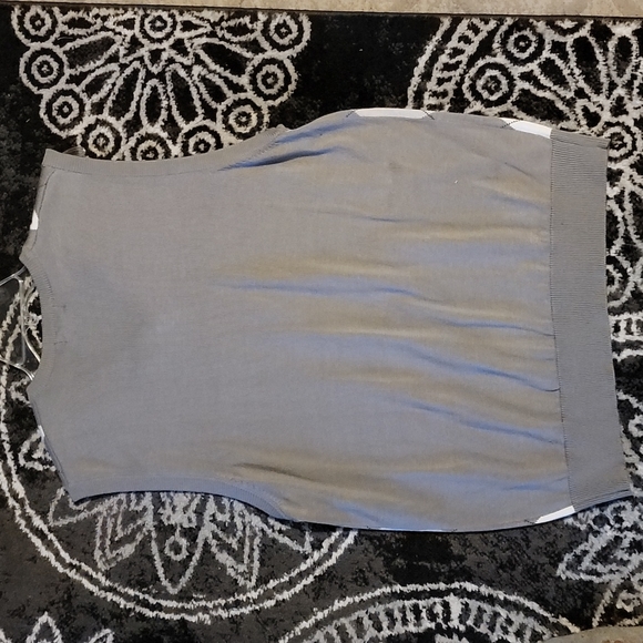 Vest - Picture 5 of 5